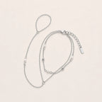 Éclat Pearl Hand Chain