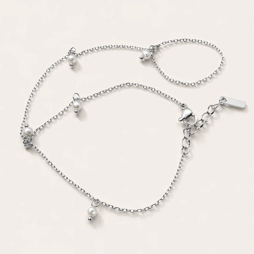 Capri Pearl Hand Chain
