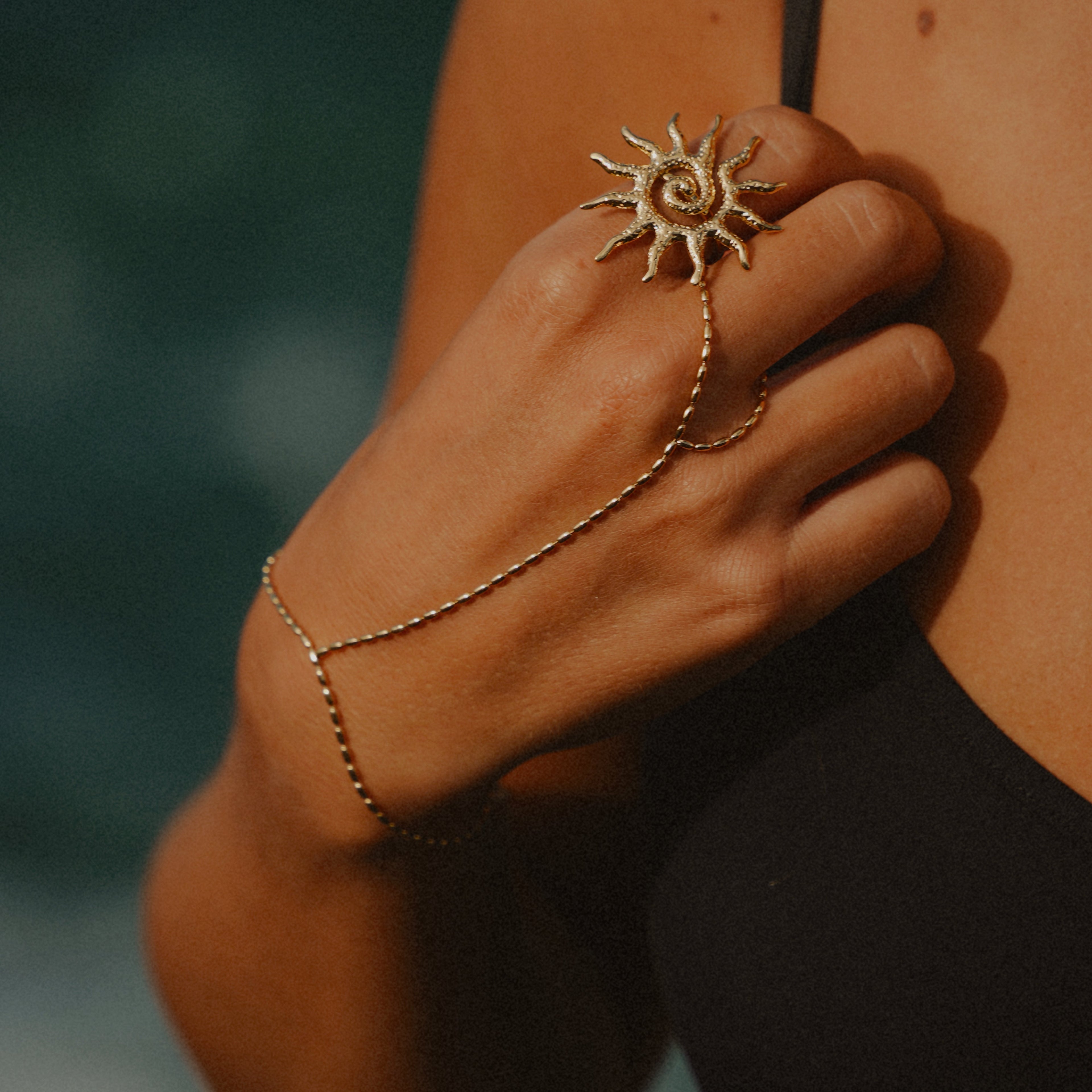 Zahara Handchain